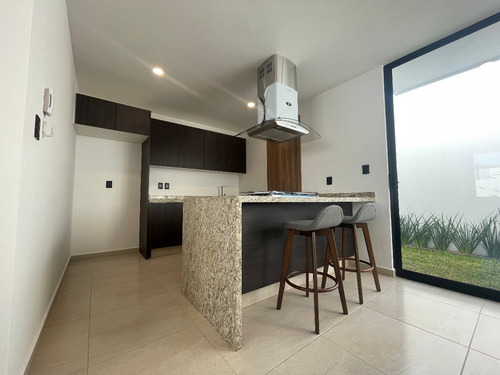 Casa En Venta Con 3 Recámaras En San Pedro Cholula.