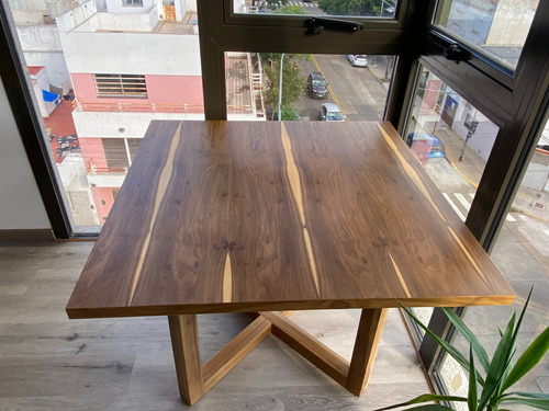 Mesa De Madera Base Maciza + Tapa Enchapado Petiribi 120x120