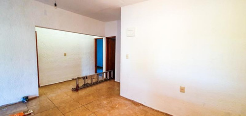 Casa De 3 Dorm, Garaje Y Patio!!! Financia!!