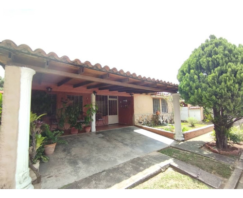 Casa  En Urb Guayabal, Conjunto Residencial Palma De Oro.