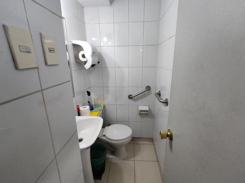 Imagen 8 de 20 de Oficina En Venta En Santiago