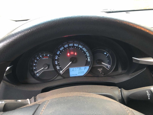 Imagen 11 de 14 de Toyota Corolla 2014 1.8 Xli Cvt 140cv