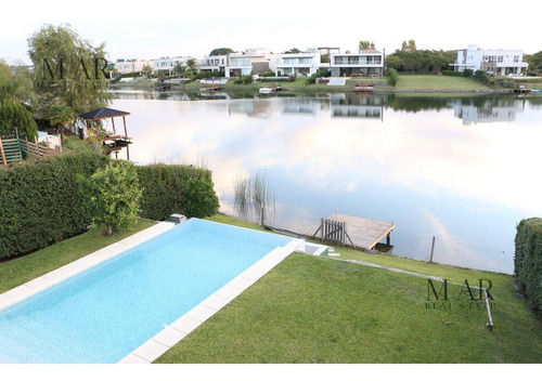Imagen 27 de 30 de Imponente Casa En Venta Al Lago En Barrio Los Lagos Nordelta. 4 Dormitorios.
