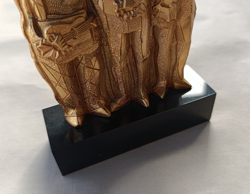 Escultura Emilio Pettoruti. Arlequines - El Improvisador '37 Dorado (Usado)