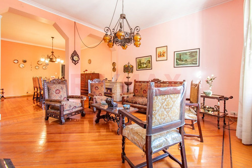 Venta Casa 4 Amb Boedo Cochera, Quincho Y Patio