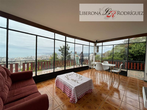 Casa En Arriendo De 4 Dorm. En Viña Del Mar