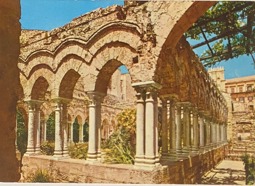 Antigua Postal, Patio San Giovanni, Palermo, Italia, 3p15