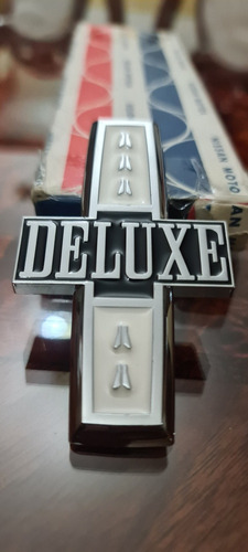 Emblema Datsun 510 Deluxe 