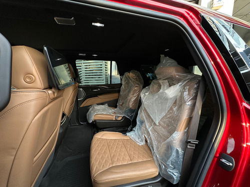 Cadillac Escalade Corta Impecable 2023
