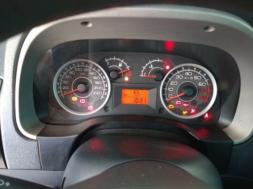 Fiat Idea 2013 1.4 Attractive Flex 5p