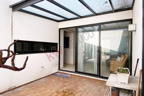 Casa En Venta Con Acabados De Lujo En La Carcaña
