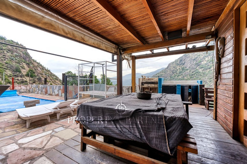 Moderna Casa En El Arrayán Arq.felipe Assadi