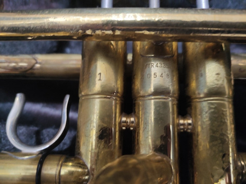 Trompete Yamaha 4335g Sib - Campana Gold - Japão Original