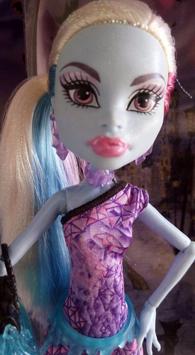 13 Monster High Abbey Bominable Scary City