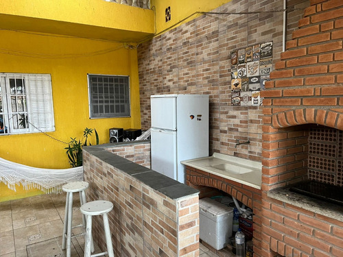 Casa Com 3 Dormitórios E Próxima De Comércios Em Itanhaém Litoral Sul De Sp