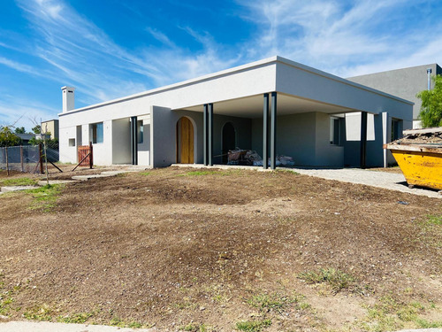 Casa En Santa Elena, Pilar Del Este