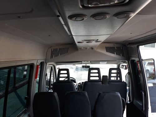 Fiat Ducato 2.3 16 Lugares Teto Alto 16v Tb - 2015 - Negrini