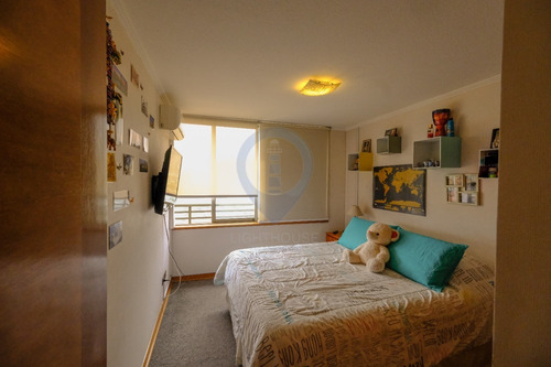Vende Departamento, Mall Los Dominicos 4 Dormitorios, 3 Bañ