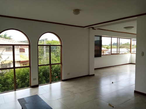 Alquiler De Hermosos Y Amplios Apartamentos