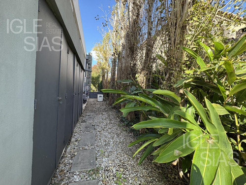 Casa En Alquiler Anual Al Lago En Altamira, Rincón De Milberg