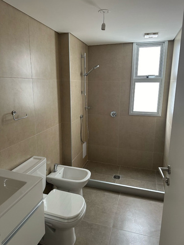 Precioso Apartamento Al Frente A Estrenar En Parque Rodó Piso Alto De 2 Dormitorios, 1 Baño, Opcion Cochera Doble, Amenities
