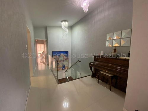 Imagen 5 de 26 de Casa Remodelada En Venta Colinas De Los Ruices Mls #22-25755 Ingrid Guzmán