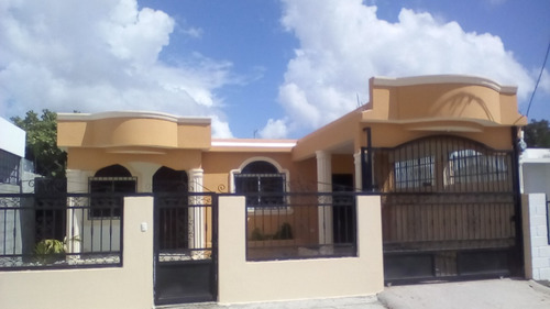 Imagen 10 de 22 de Casa A Bajo Costo, Bani, Peravia