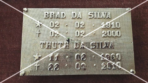 Placa De Túmulo Com 2 Nomes Em Bronze Ou Cemitério