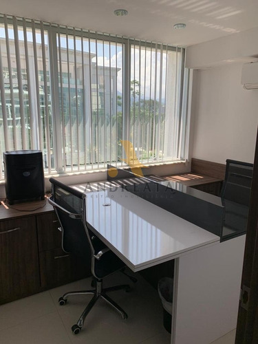 Imagem 4 de 13 de Barra Da Tijuca - O2 Corparate Office - Alugo R$5.900,00 - Magnifco Conjunto De Salas, Toda Reformada Ideal Para Empresas De Alto Padrão C/ 87m² - Loc5511m - 69421296