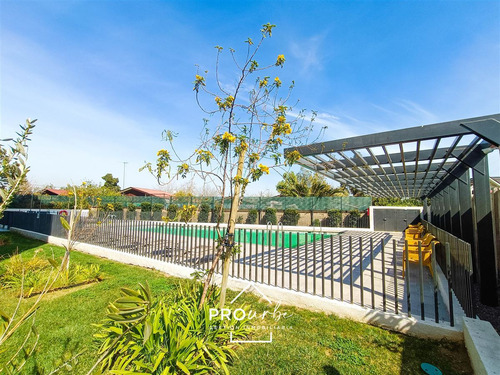Departamento En Arriendo De 3 Dorm Con Patio Privado