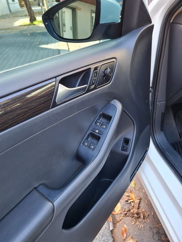 Volkswagen Vento 2.5 Luxury 170cv 2016
