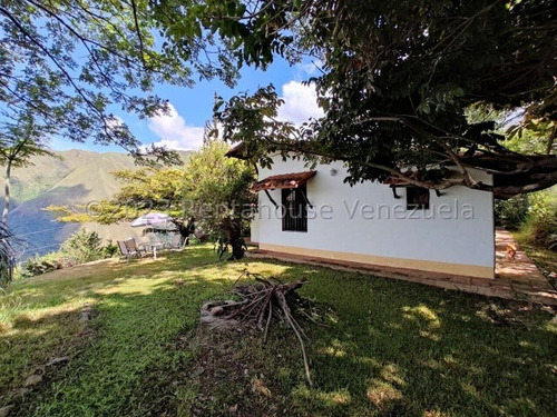 Casa De Campo En Venta En Hacienda Loma Brisa La Victoria 24-763 Wjo