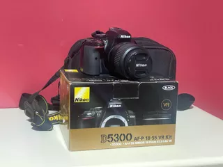 Nikon D5300 + Caja + Accesorios (poco Uso)