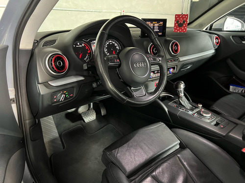 Audi A3 Sedan 1.8 Tfsi Ambition S-tronic 4p