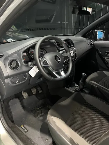 Renault Logan 1.6 Privilege / Intens