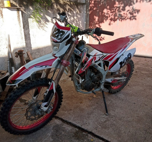 Imagen 2 de 3 de Rvm Cz250t