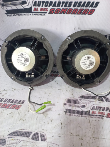 Par De Bocinas Traseras Vw Jetta A4 Clasico 2012,c2008-2015 Negro (Usado)