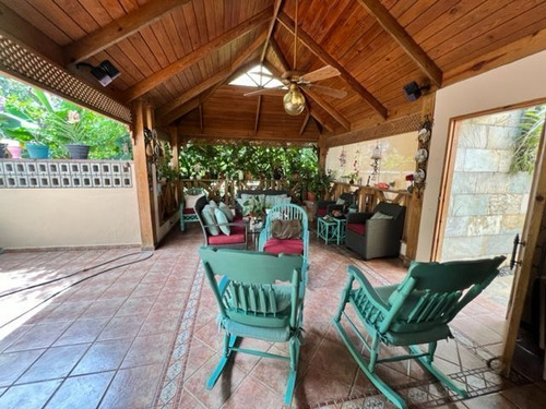 Casa En Venta En La Castellana De 3 Habitaciones