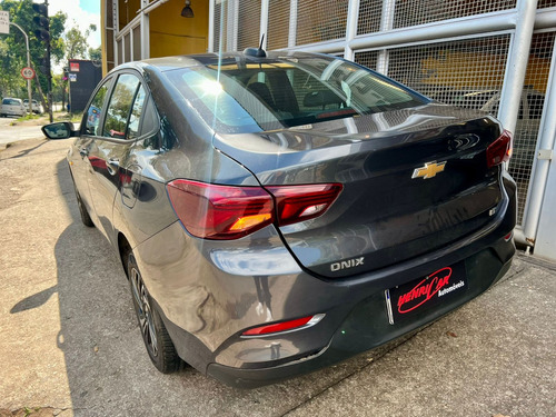 Chevrolet Onix plus 1.0 Lt 4p