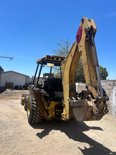 Retroexcavadora Caterpillar 416c Sencilla