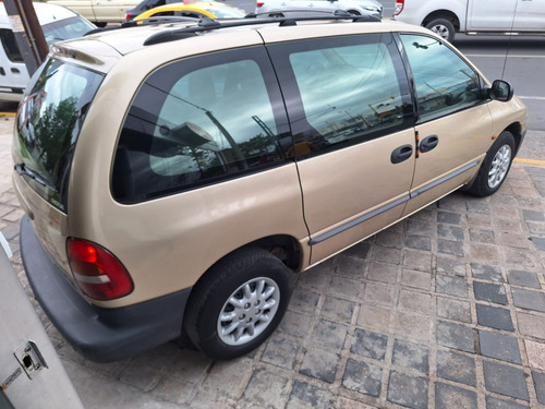 Chrysler Caravan 3.3 Se 3.3