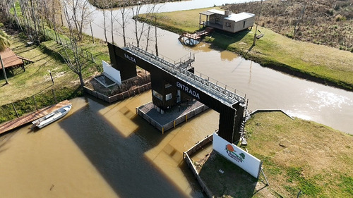 Lote Barrio Nautico Albardon, Rio Parana De Las Palmas, Islas De San Fernando Delta.