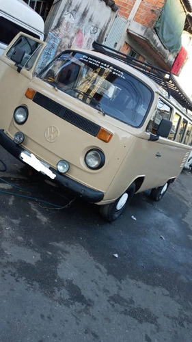 Imagem 1 de 14 de Kombi Kombi