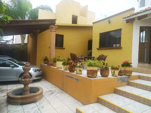 Imagen 1 de 13 de Casa En Venta De Un Nivel En Juriquilla