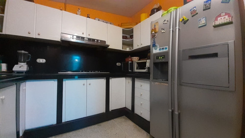 Imagen 4 de 11 de Casa En Venta En Barcelona, Sector El Saman. Inf 04248345991