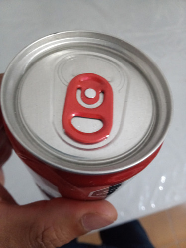 Lata De Coca Cola Con Defecto De Fabrica, Vacía Pero Sellada