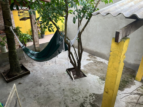 Casa Com 3 Dormitórios E Próxima De Comércios Em Itanhaém Litoral Sul De Sp