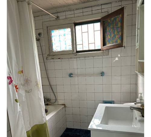 Cálida Casa Residencial O Comercial Con Depto Interior