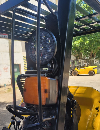 Imagen 13 de 16 de Autoelevador Yale 2500kg Desplazador Lateral Reacondicionado