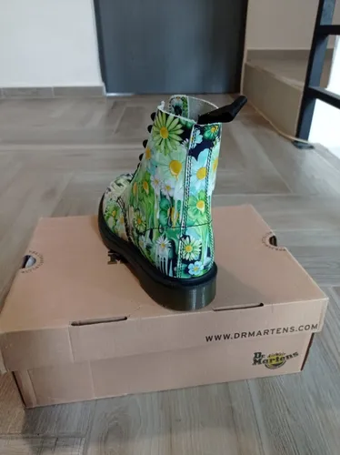Dr martens green discount